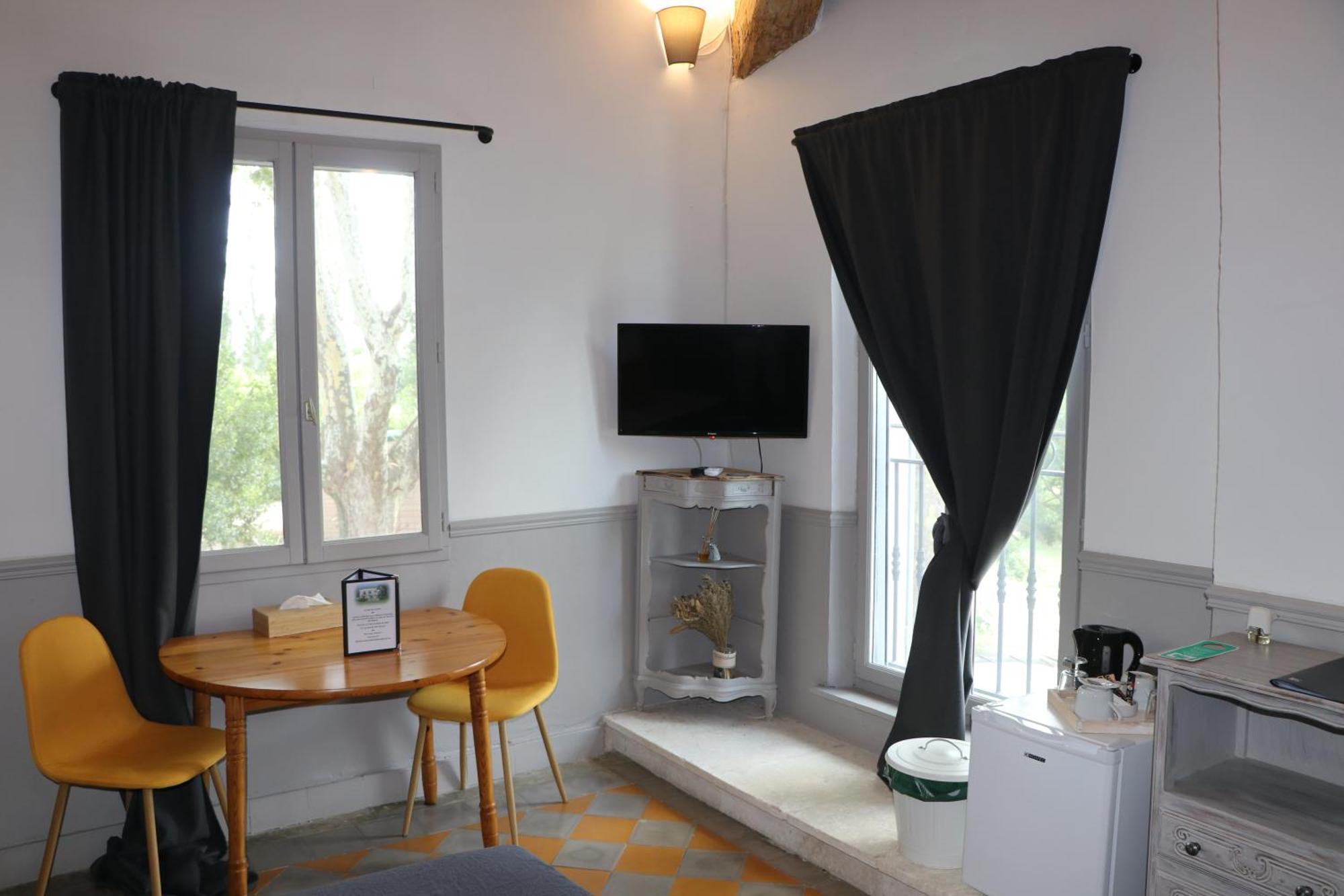 Le Mas Des Cerisiers Jacuzzi Et Sauna Inclus Pour Tous Les Logements Avinhão Exterior foto