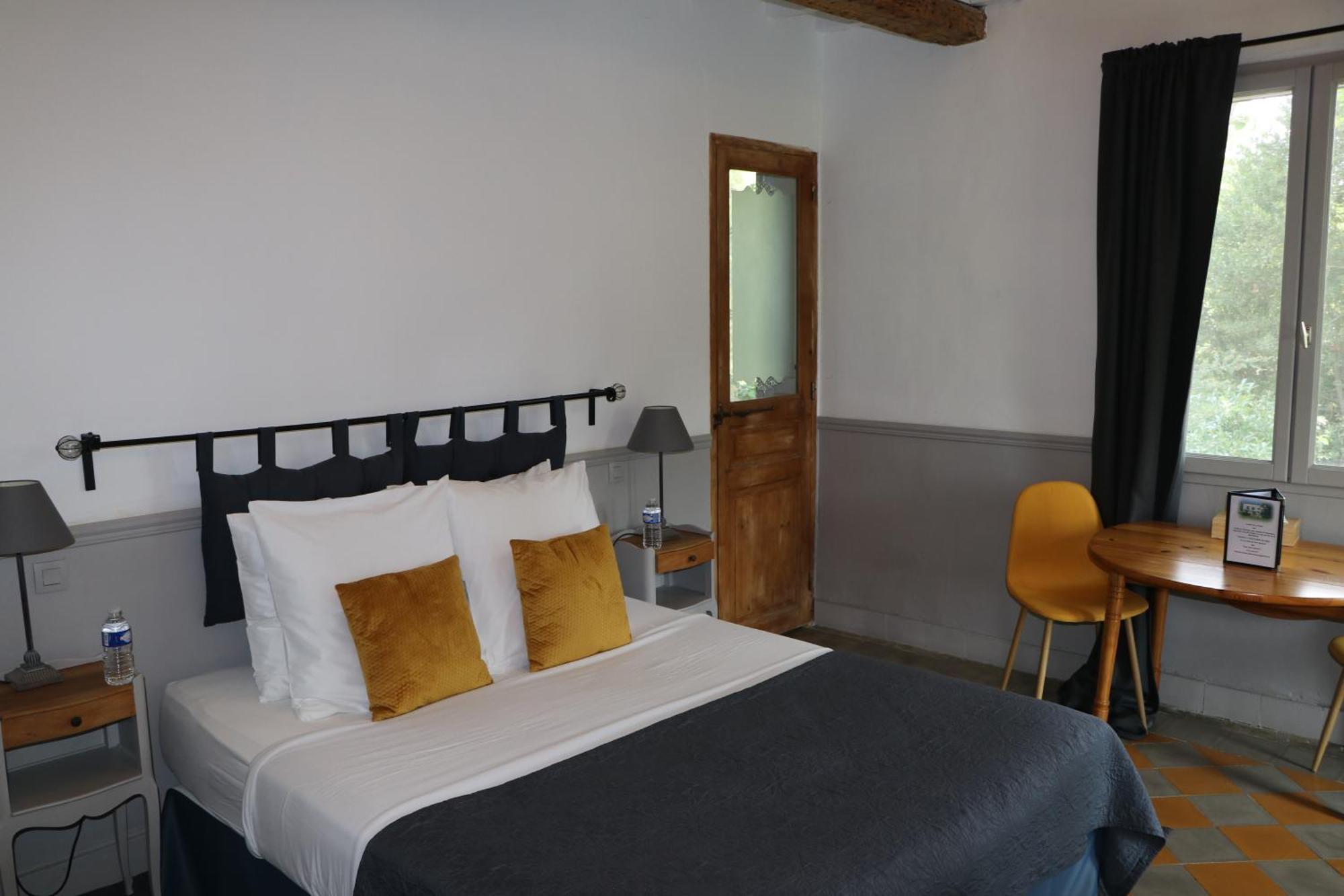 Le Mas Des Cerisiers Jacuzzi Et Sauna Inclus Pour Tous Les Logements Avinhão Exterior foto