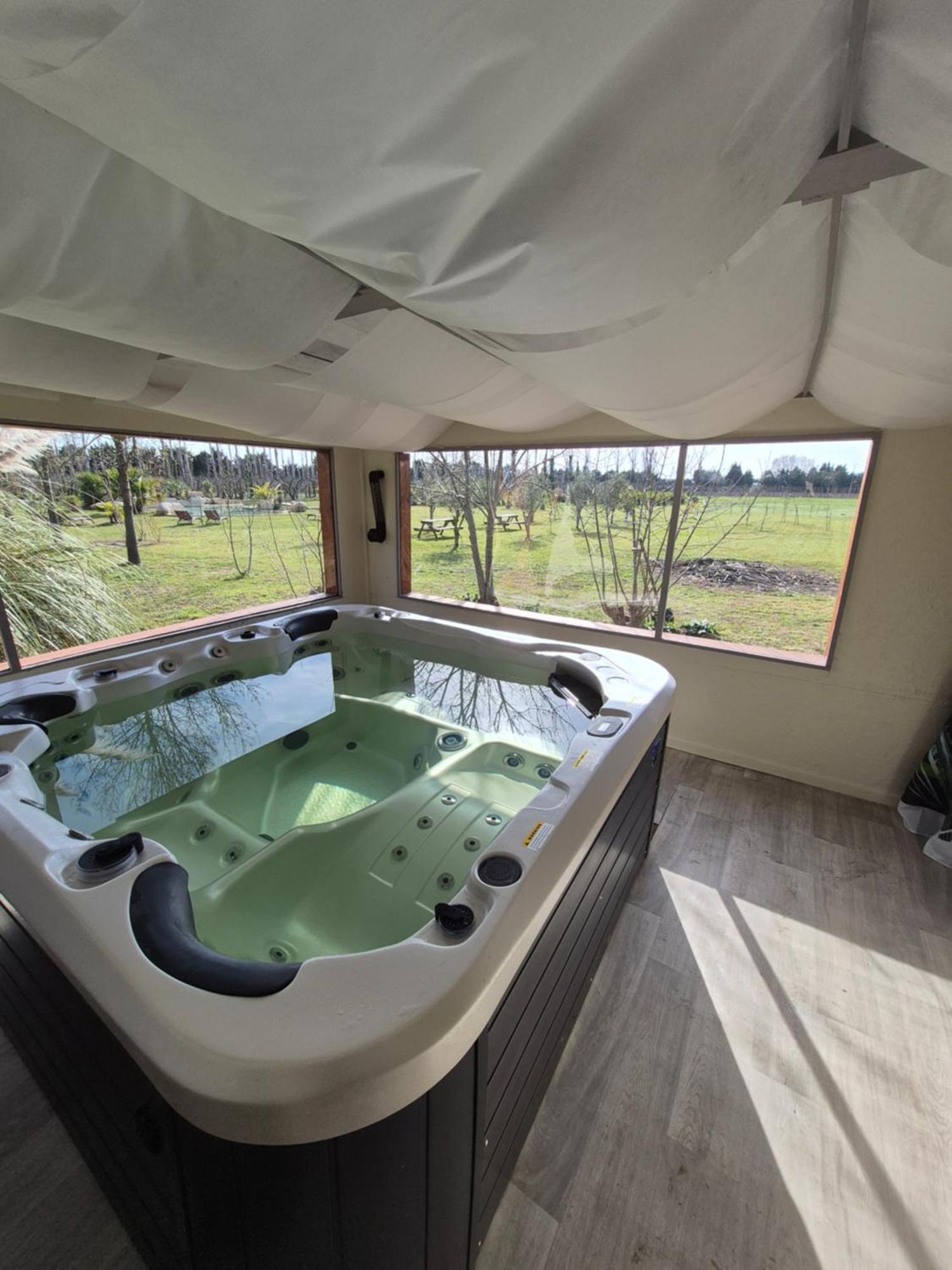 Le Mas Des Cerisiers Jacuzzi Et Sauna Inclus Pour Tous Les Logements Avinhão Exterior foto