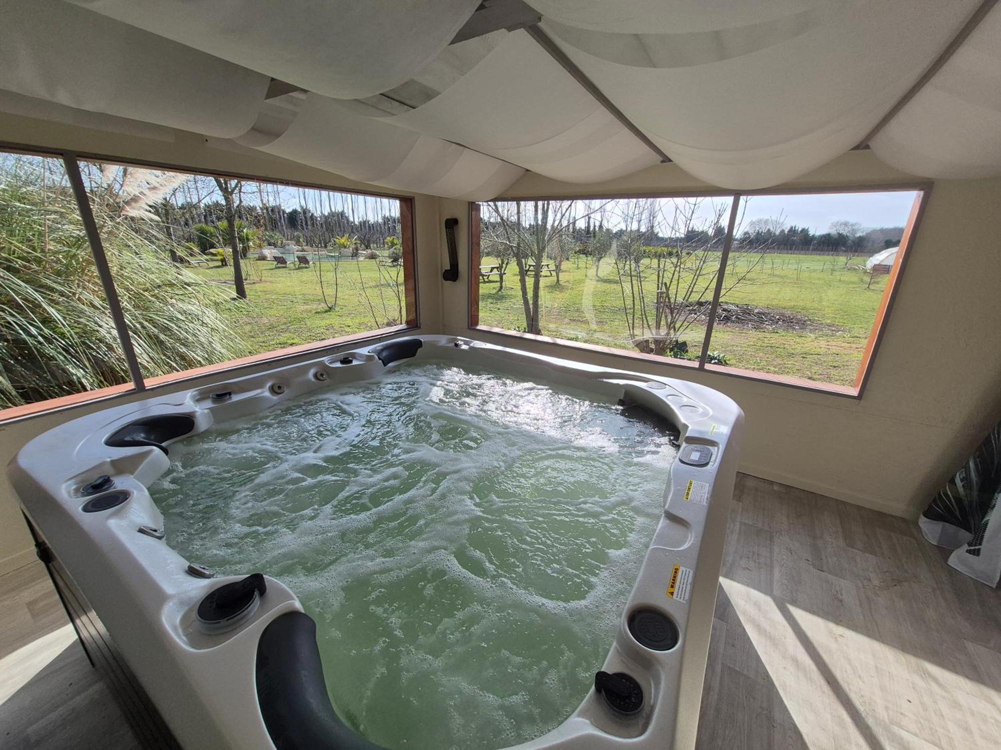 Le Mas Des Cerisiers Jacuzzi Et Sauna Inclus Pour Tous Les Logements Avinhão Exterior foto